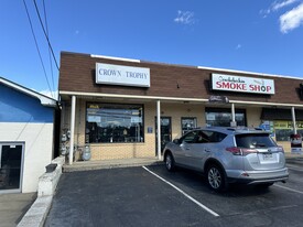 West Ridge Shopping Center - Convenience Store