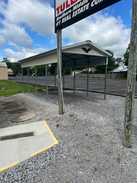 207 N Anderson St, Tullahoma, TN for sale - Building Photo - Image 3 of 5