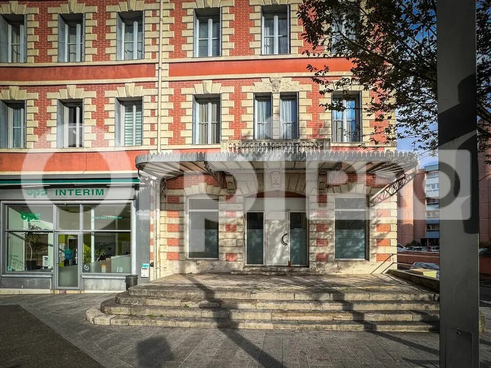 Office in Dax for sale Building Photo- Image 1 of 8