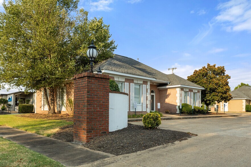 302 S Rhodes St, West Memphis, AR for sale - Building Photo - Image 3 of 3