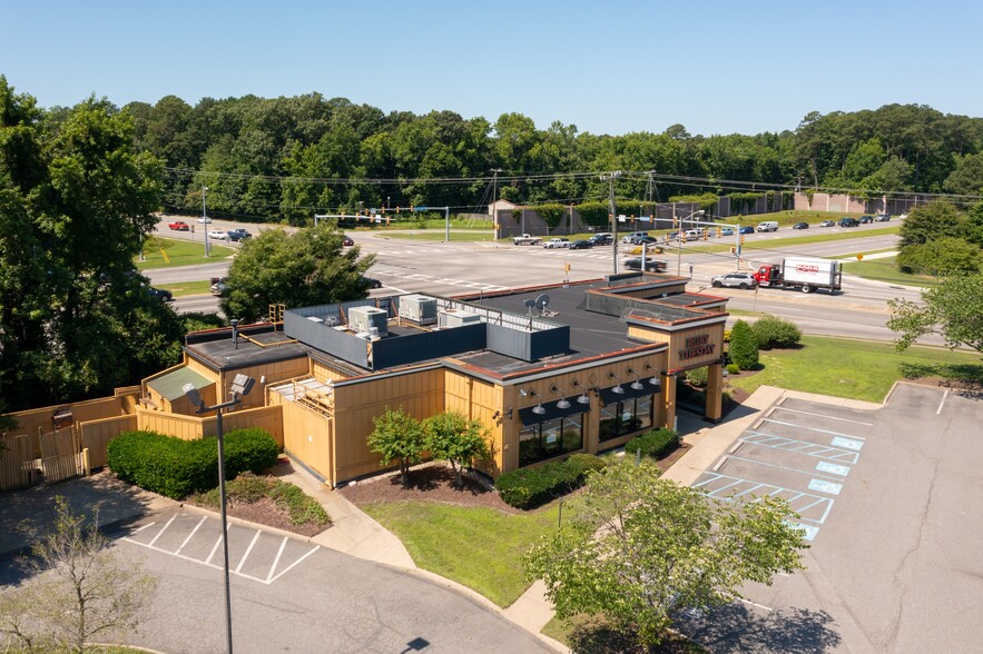 60 Towne Centre Way, Hampton, VA for sale - Building Photo - Image 1 of 17