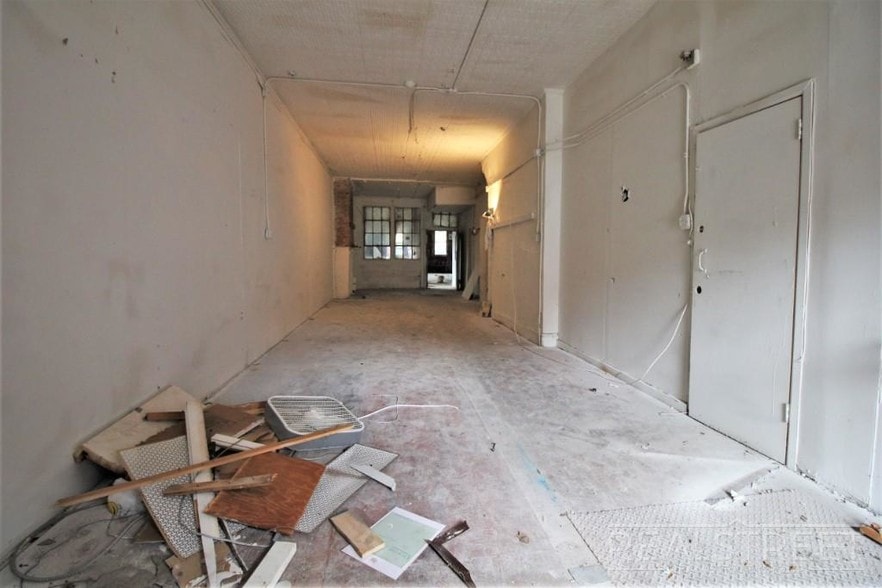 1154 Myrtle Ave, Brooklyn, NY for lease - Interior Photo - Image 2 of 6