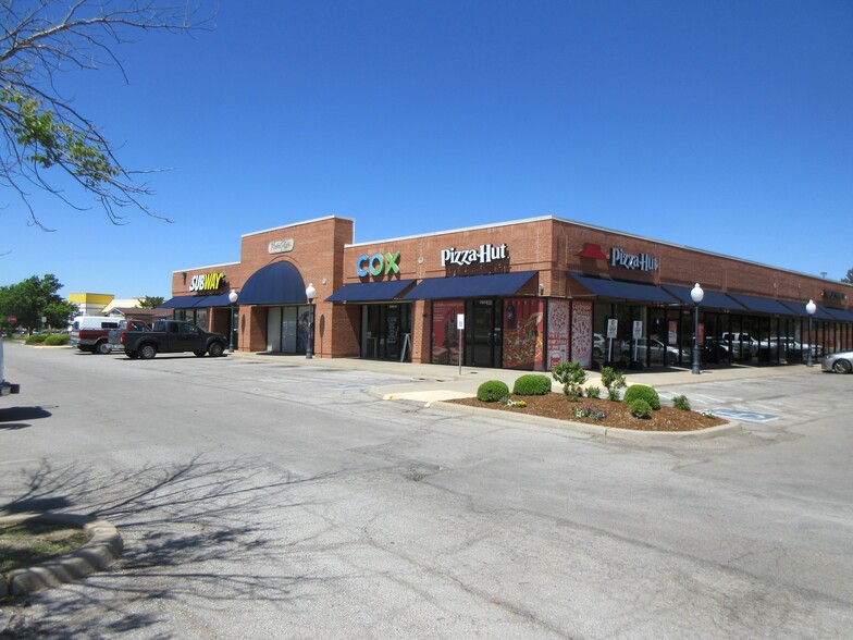 5511-5559 NW Expressway St, Oklahoma City, OK for lease - Building Photo - Image 1 of 7