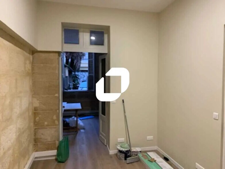 Office in Bordeaux for lease - Interior Photo - Image 3 of 6