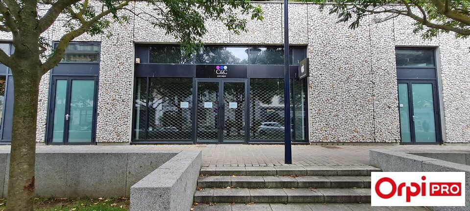 Retail in Saint-Brieuc for lease - Building Photo - Image 1 of 5
