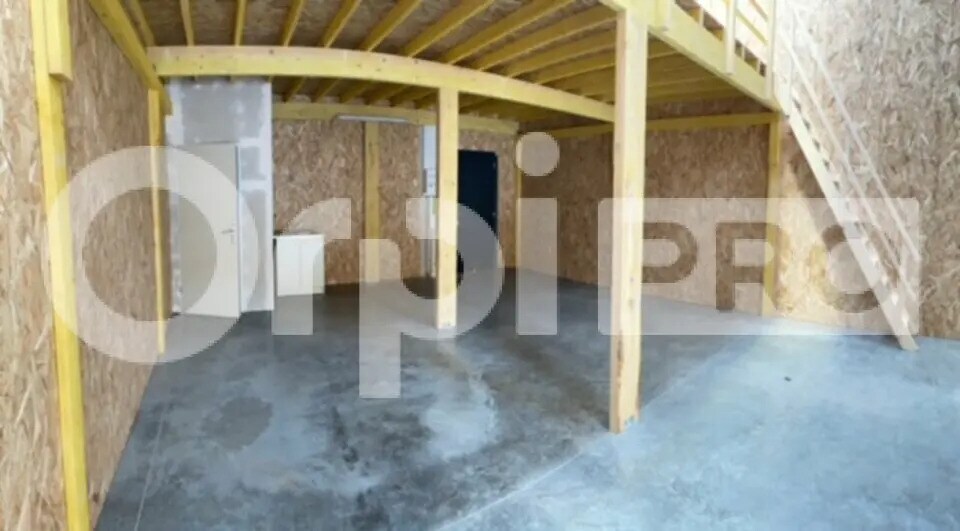 Flex in Frontenas for lease Building Photo- Image 1 of 14