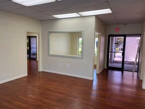 12995 S Cleveland Ave, Fort Myers, FL for lease Interior Photo- Image 2 of 9