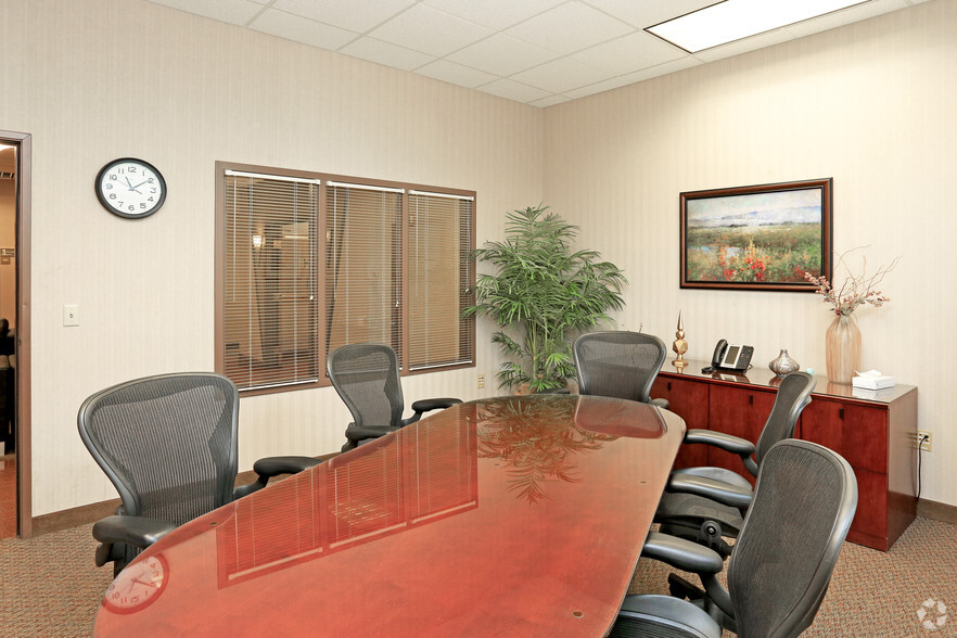 1500 McAndrews Rd W, Burnsville, MN for lease - Interior Photo - Image 3 of 25