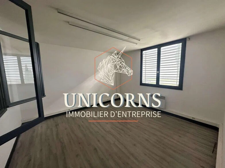 Industrial in Toulouse for lease - Interior Photo - Image 2 of 5