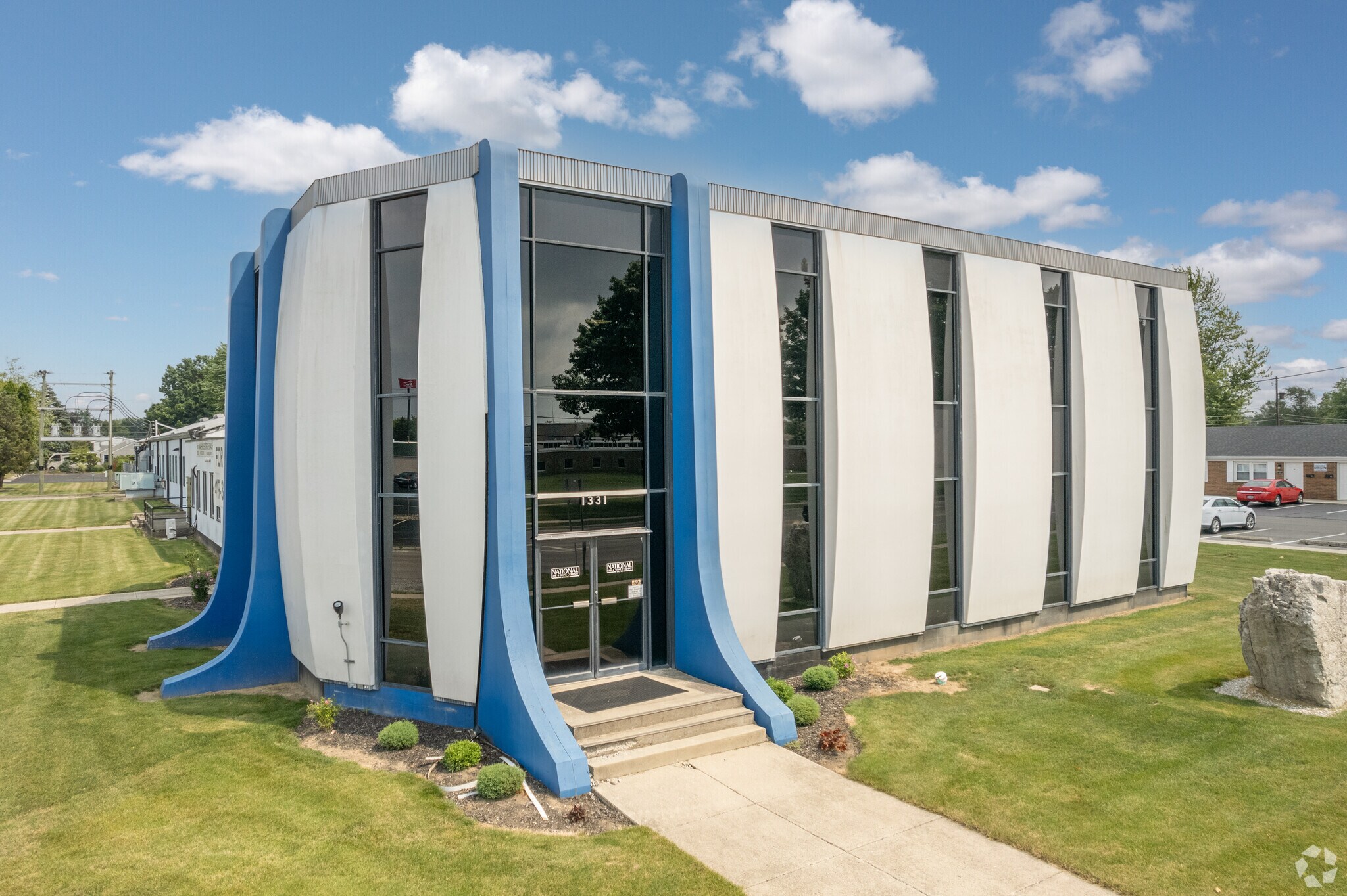 1331 Broad Ave, Findlay, OH for sale Primary Photo- Image 1 of 1