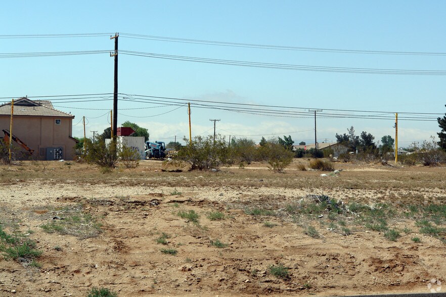 Bear Valley Rd, Hesperia, CA for sale - Primary Photo - Image 1 of 1