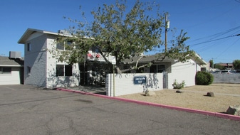 Casa La Jolla - Convenience Store