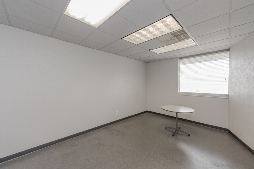 6647 Boulevard 26, North Richland Hills, TX for lease - Building Photo - Image 2 of 45