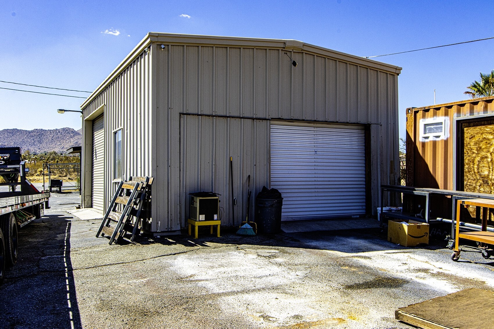 61046 Twentynine Palms Hwy, Joshua Tree, CA for sale Interior Photo- Image 1 of 4