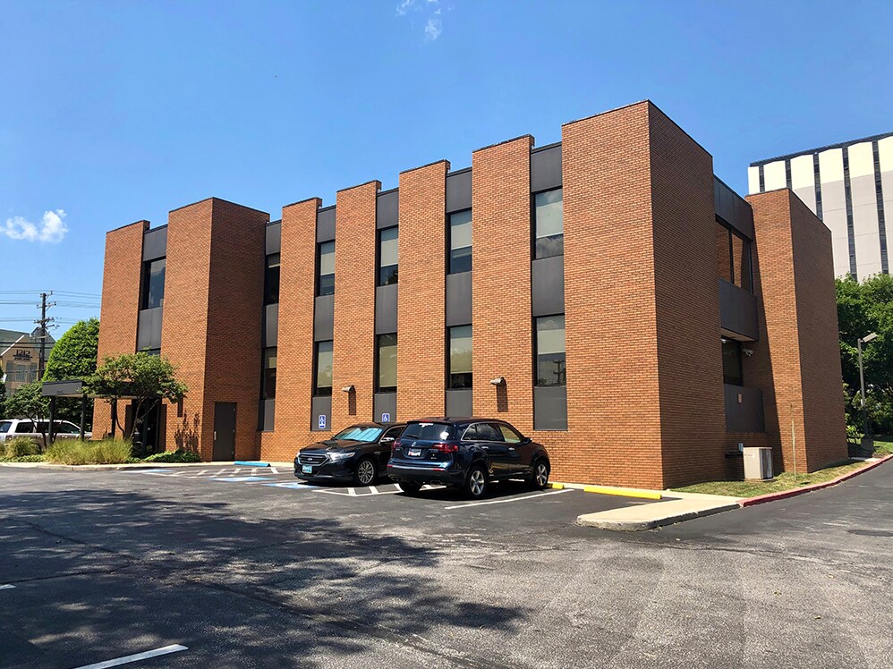 1215 York Rd, Lutherville Timonium, MD 21093