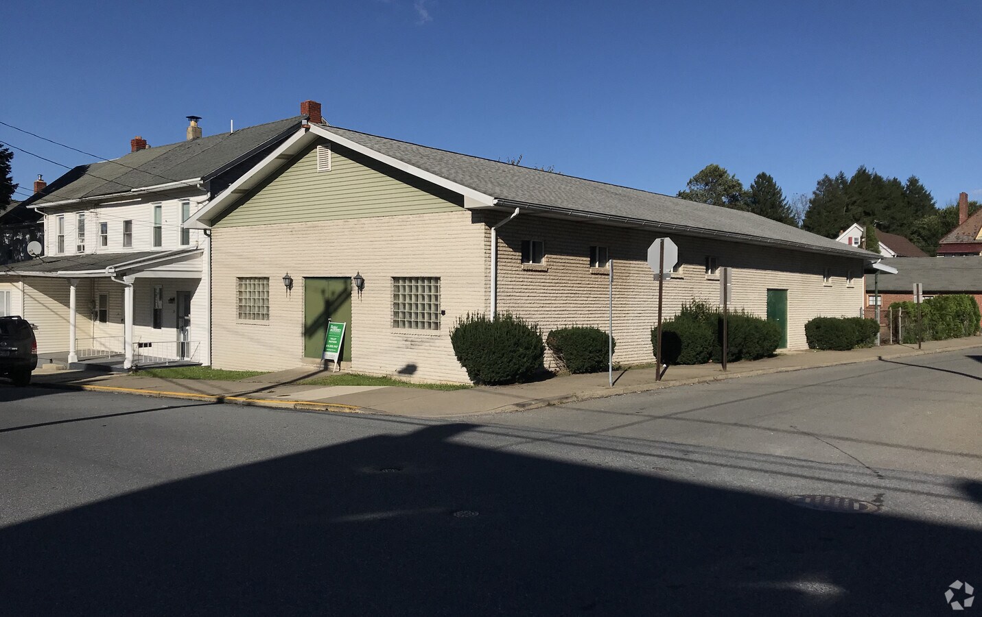 255 2nd St, Slatington, PA 18080