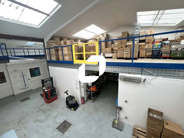 Flex in Eaubonne for lease - Building Photo - Image 2 of 40