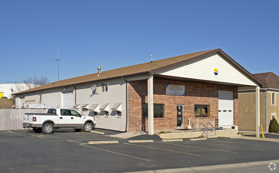 1817 Scherer Pky, Saint Charles, MO for lease - Primary Photo - Image 1 of 15