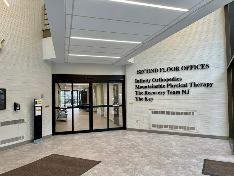 1450 Us Highway 22 W, Mountainside, NJ for lease - Interior Photo - Image 2 of 11