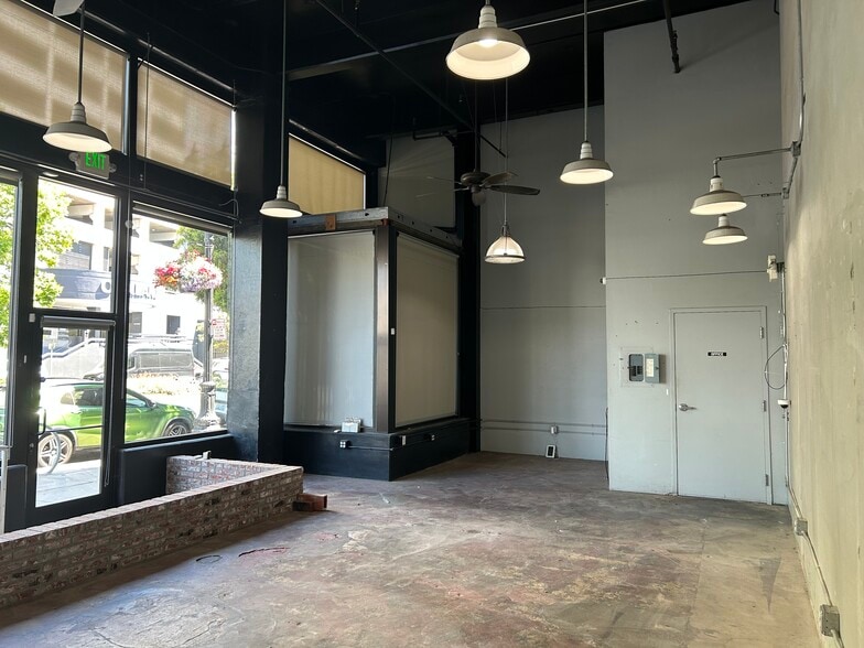 2355 Broadway, Oakland, CA for lease - Building Photo - Image 3 of 6