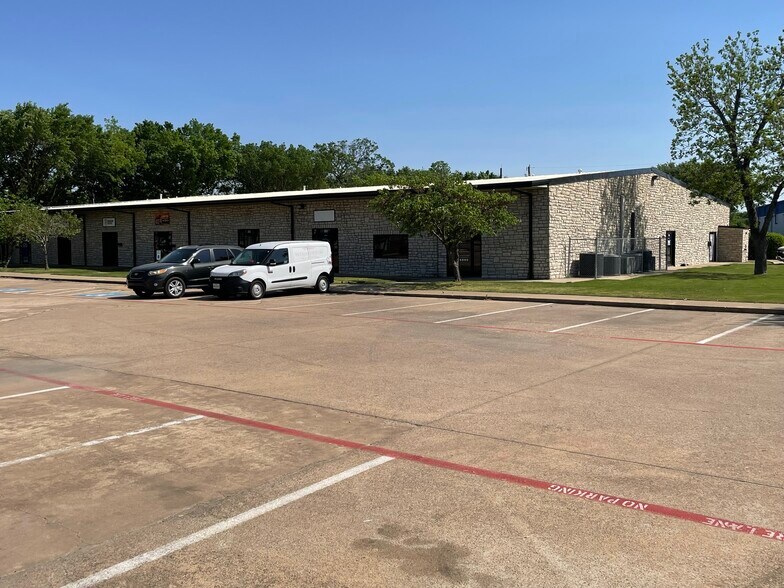 194 Industrial Blvd, McKinney, TX for sale - Building Photo - Image 1 of 1