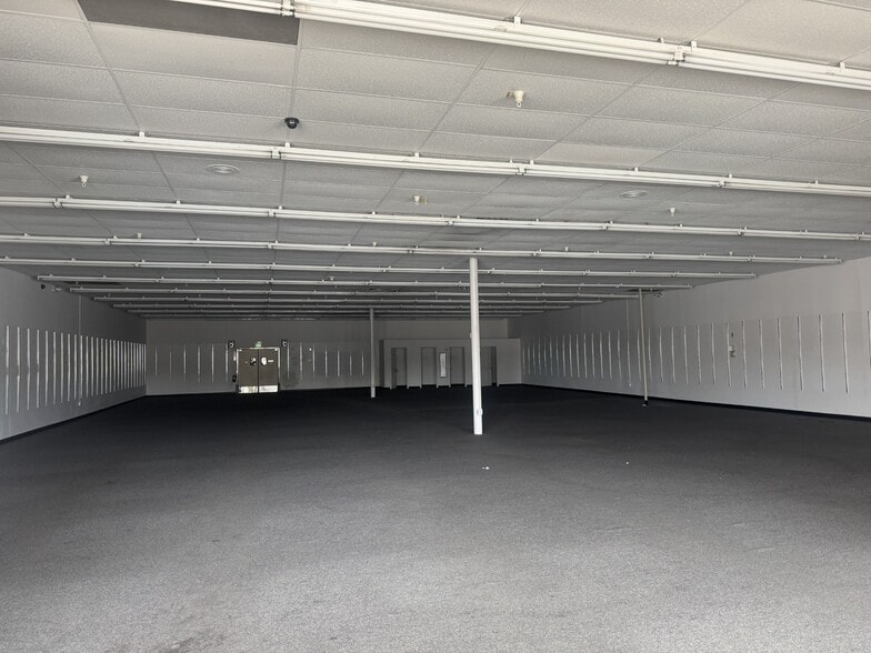 1415-1451 E Wabash St, Frankfort, IN for lease - Building Photo - Image 2 of 9