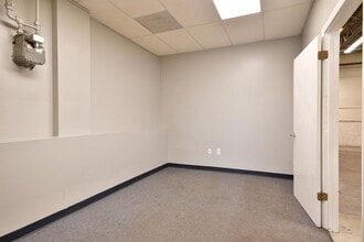 1200-1258 Remington Rd, Schaumburg, IL for lease Building Photo- Image 2 of 20