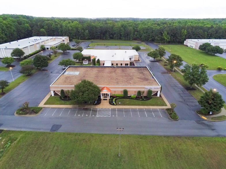 46950 Bradley Blvd, Lexington Park, MD for lease - Building Photo - Image 1 of 2