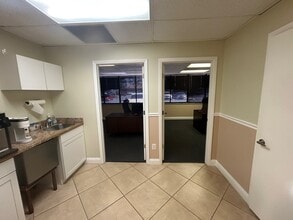 4625 East Bay Dr, Clearwater, FL for lease Interior Photo- Image 2 of 6