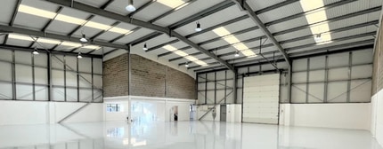 Unit 4 Headley Park, 9 Woodley, Reading for lease Interior Photo- Image 2 of 2