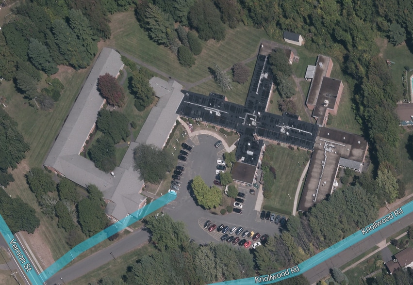 565 Vernon St, Manchester, CT for sale - Building Photo - Image 2 of 3