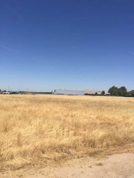 12th St, Orange Cove, CA for sale - Building Photo - Image 1 of 1