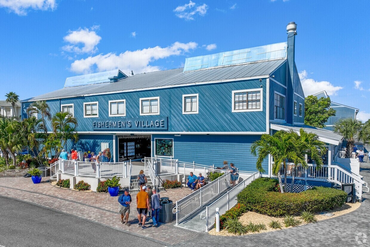 1200 W Retta Esplanade, Punta Gorda, FL for lease Primary Photo- Image 1 of 15