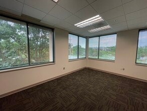 3401 College Blvd, Leawood, KS for lease Interior Photo- Image 2 of 18