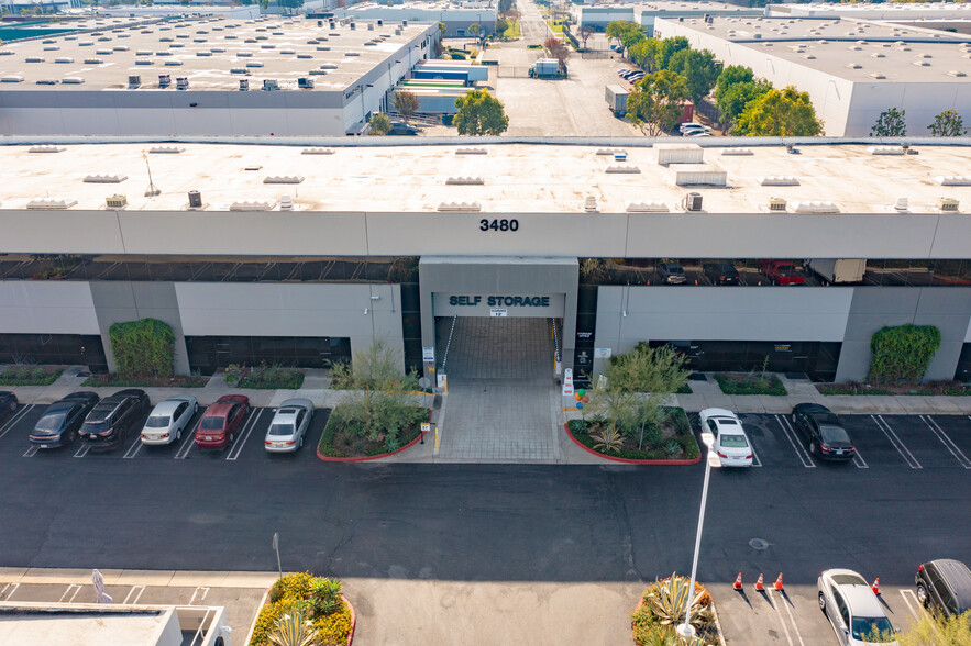 3480 W Warner Ave, Santa Ana, CA for lease - Building Photo - Image 3 of 7