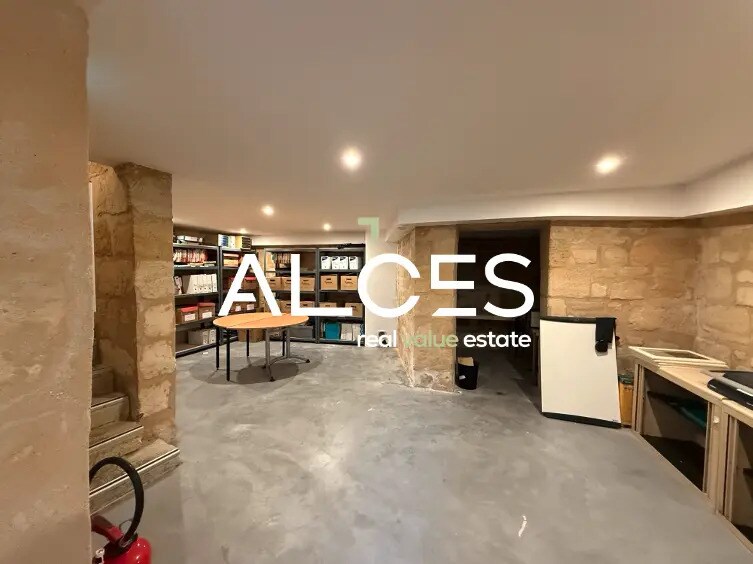 21 Rue Esmangard, Bordeaux for sale - Interior Photo - Image 2 of 4