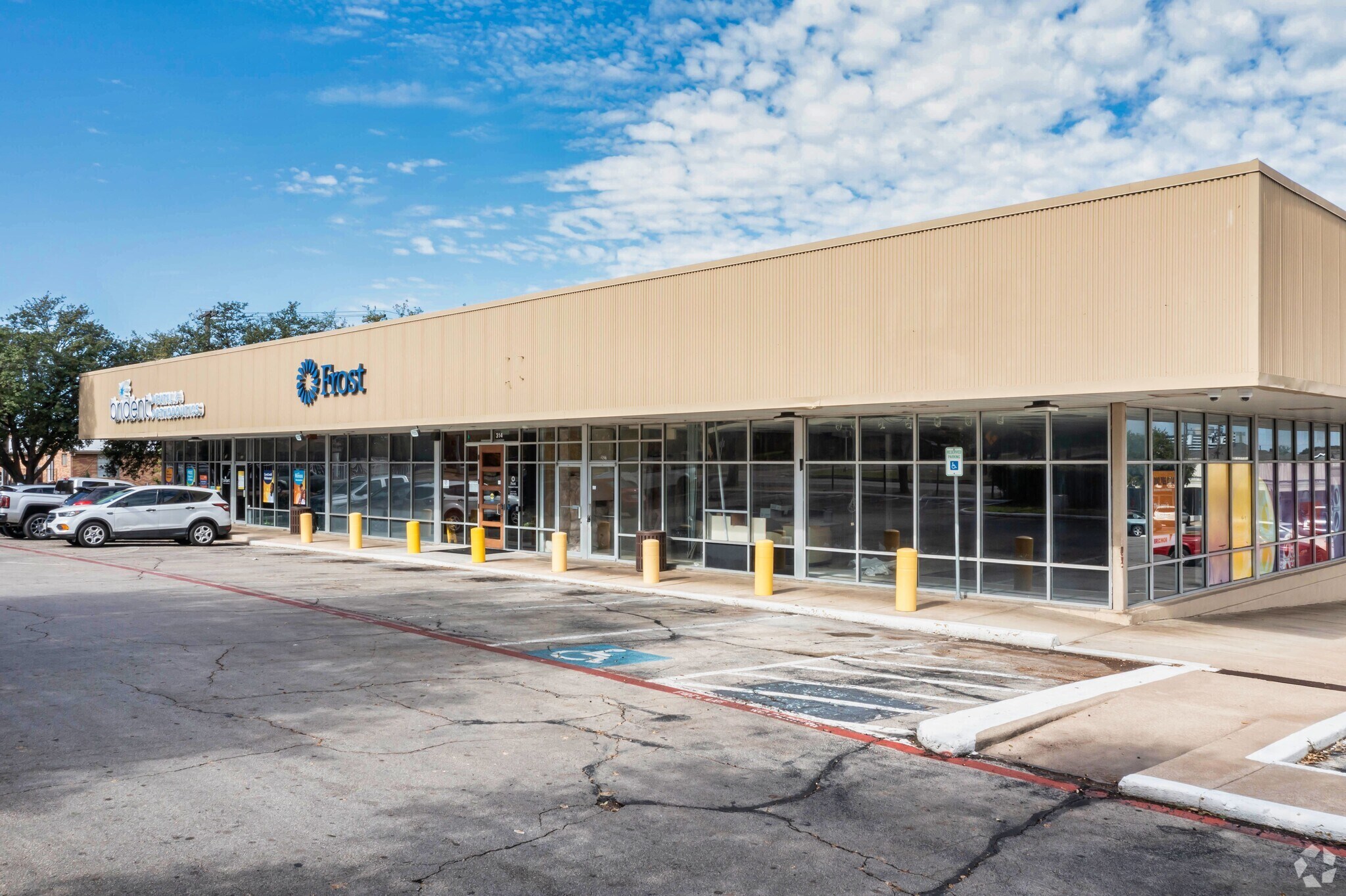2550-2627 Jefferson Blvd, Dallas, TX for lease Building Photo- Image 1 of 8