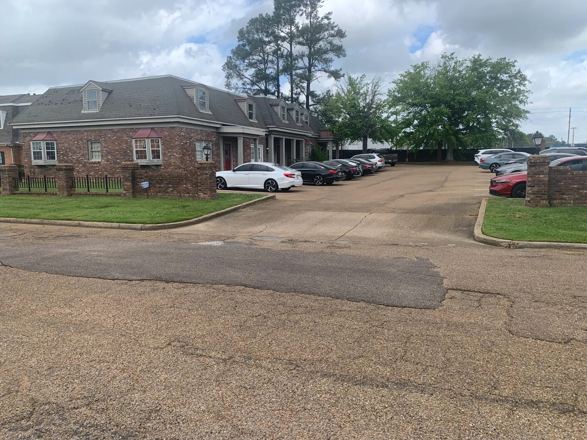 5440 Executive Pl, Jackson, MS for sale Building Photo- Image 1 of 17
