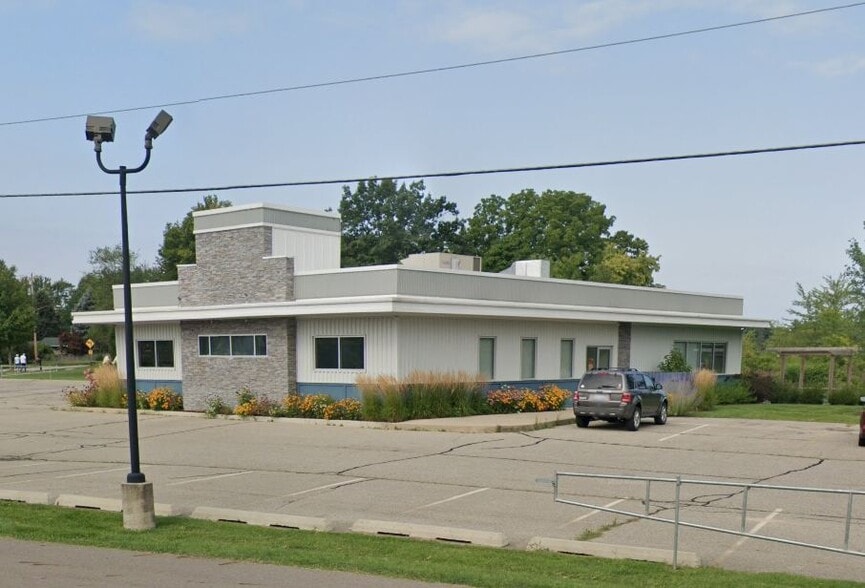 301 N Richardson, Vicksburg, MI for lease - Building Photo - Image 1 of 8