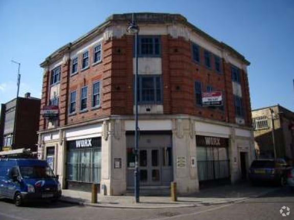 58 Market Sq, St Neots for lease Primary Photo- Image 1 of 2