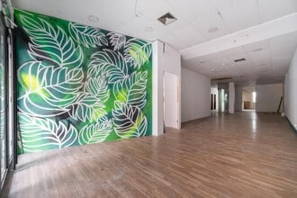 Retail in Madrid, Madrid for lease Interior Photo- Image 2 of 20