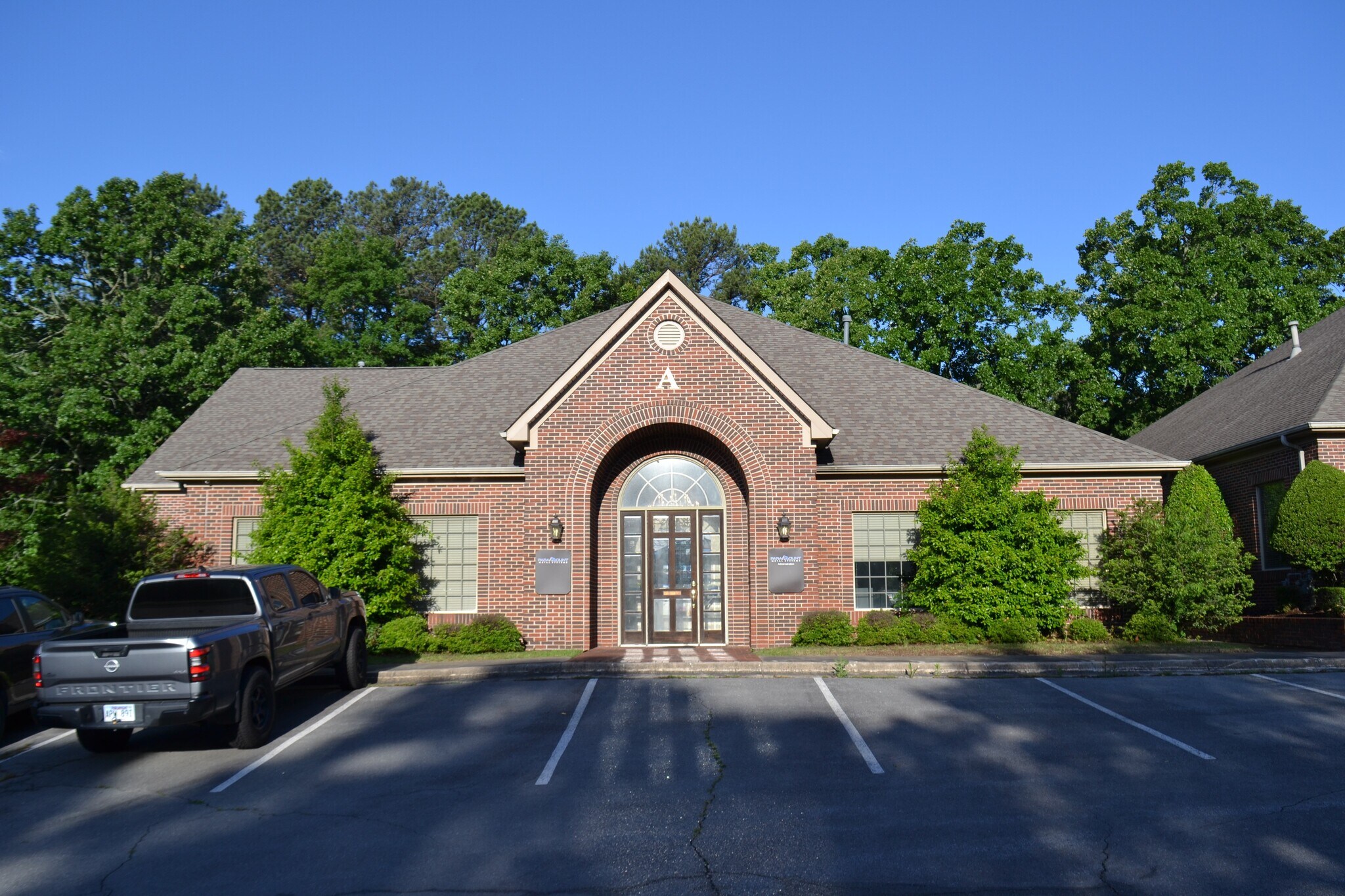 500 Pleasant Valley Dr, Little Rock, AR for lease Building Photo- Image 1 of 10