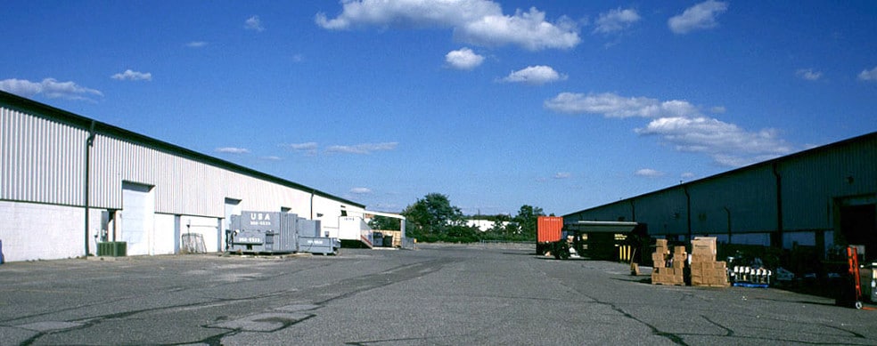 200 Trade Zone Dr, Ronkonkoma, NY for lease - Other - Image 2 of 12