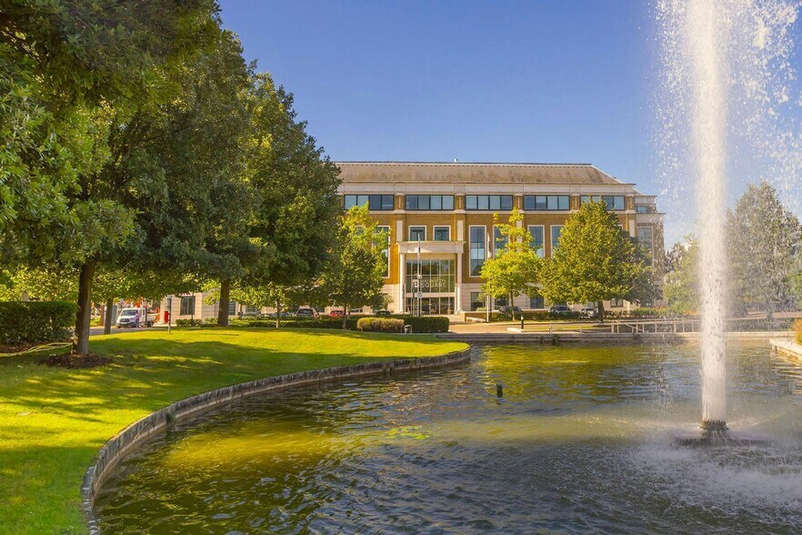 1 Arlington Sq, Bracknell for lease - Building Photo - Image 1 of 11