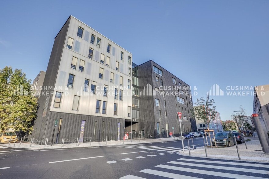 26 Rue Emile Decorps, Villeurbanne for lease - Building Photo - Image 1 of 18