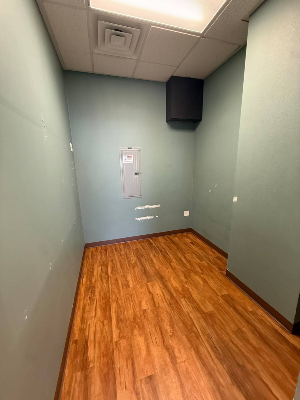 7557 Norman Rockwell Ln, Las Vegas, NV for lease Interior Photo- Image 1 of 14