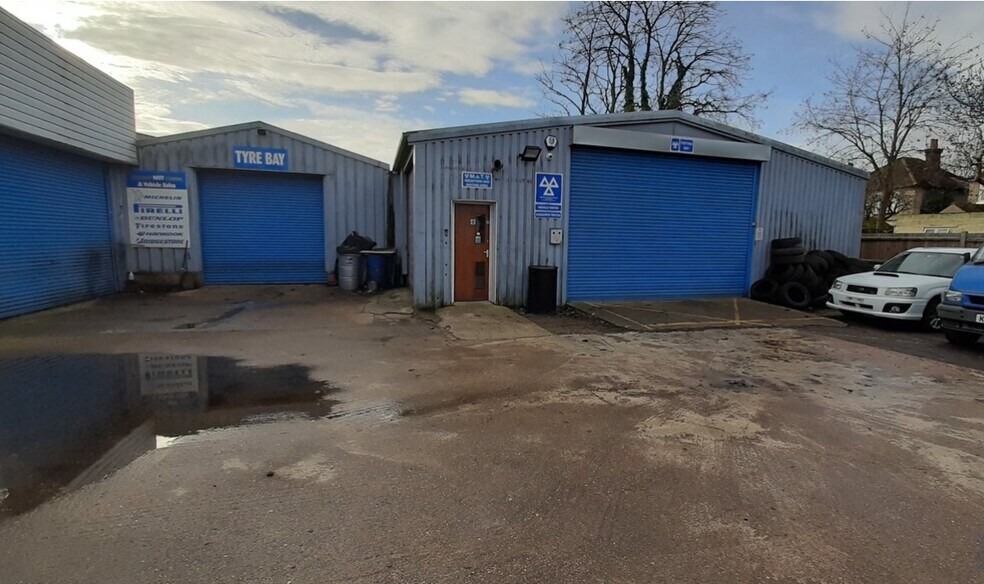 290 Ampthill Rd, Bedford, MK42 9QL