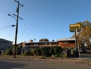 Chaparral Motel - Motel
