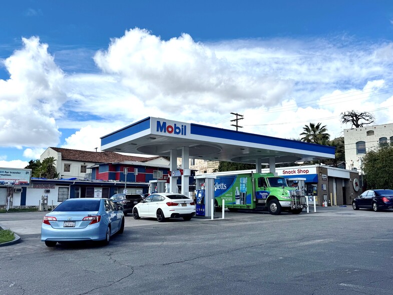 2207 Colorado Blvd, Los Angeles, CA for sale - Building Photo - Image 1 of 6