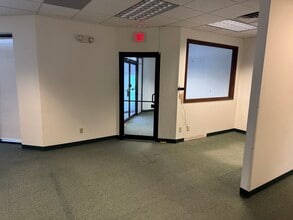 1608 Commerce Dr, South Bend, IN for lease Building Photo- Image 2 of 6